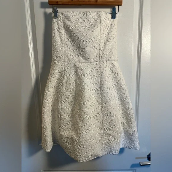 Alice + Olivia White Strapless Fit & Flare Eyelet Lace Mini Dress - Picture 3 of 13